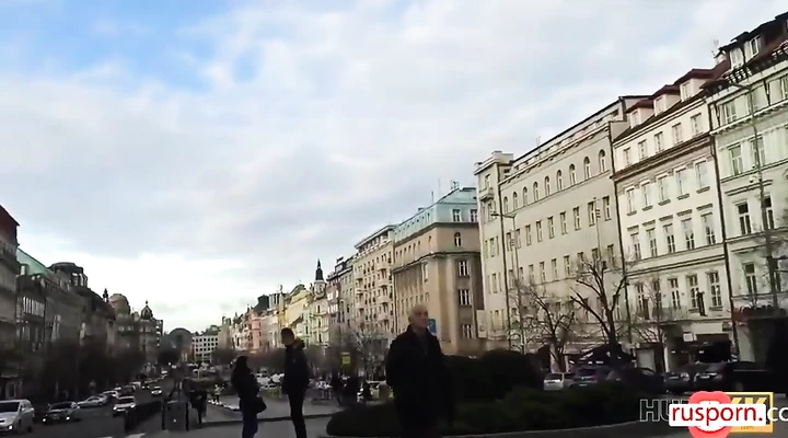 Шлюха отдается за бабки - жесткий трах с похотливым мужиком